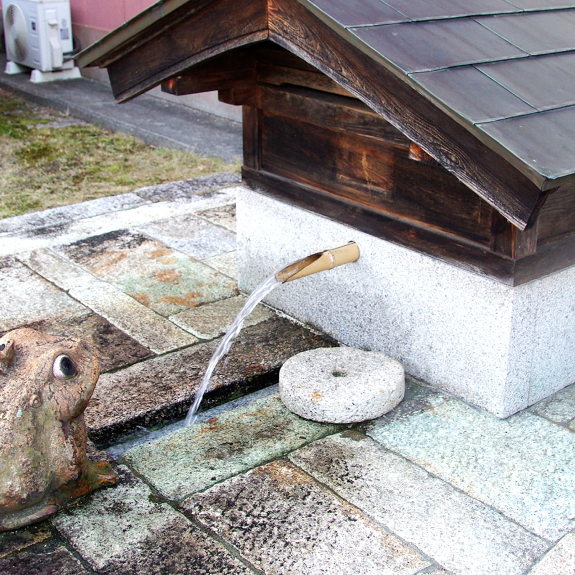 琵琶湖へ流れる伏流水